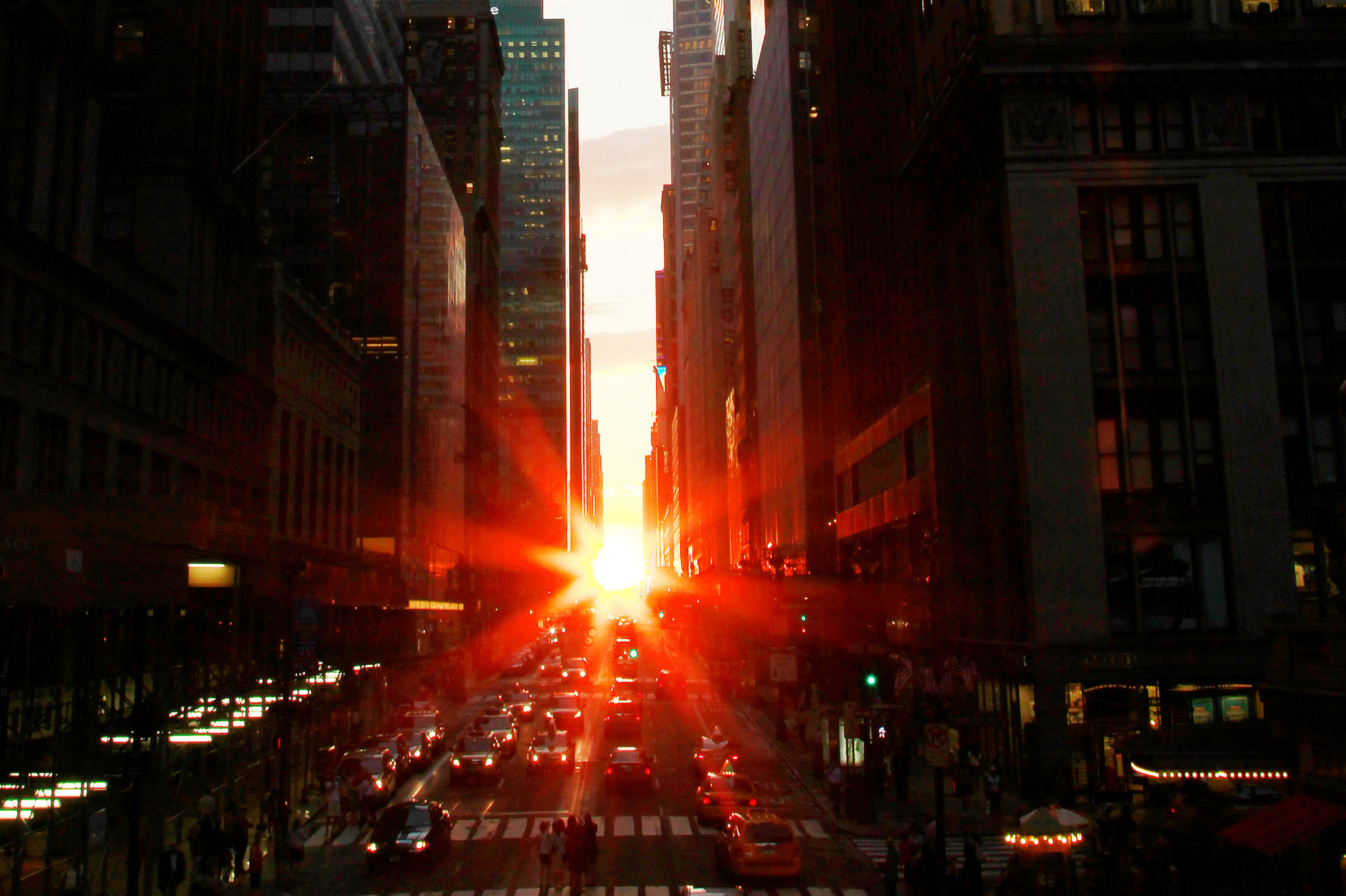 Diese Woche gab es den ersten ‘Manhattanhenge’ 2024 den perfekten