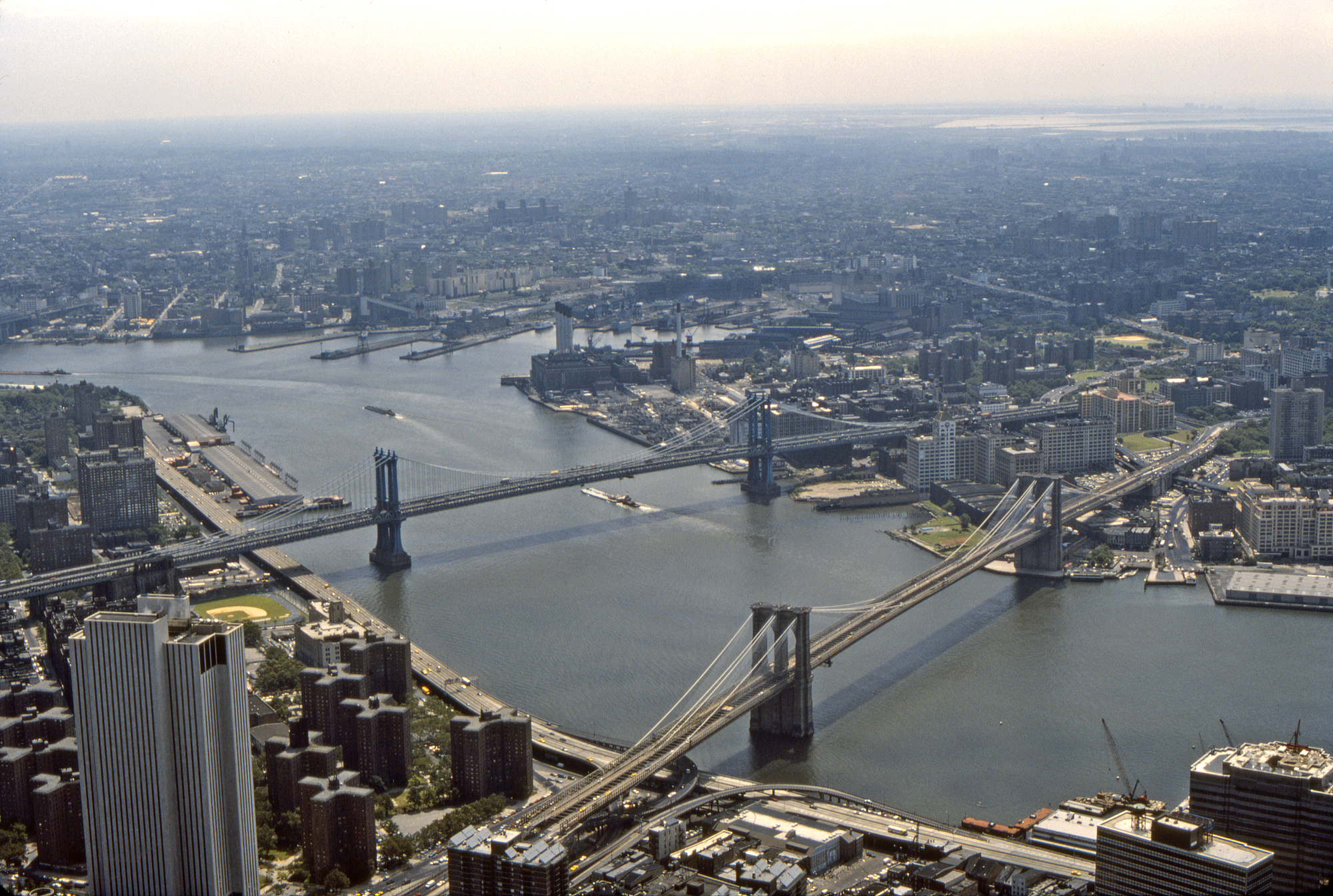 Zur Verkehrsentlastung – 1924 sollte der East River zubetoniert wegen