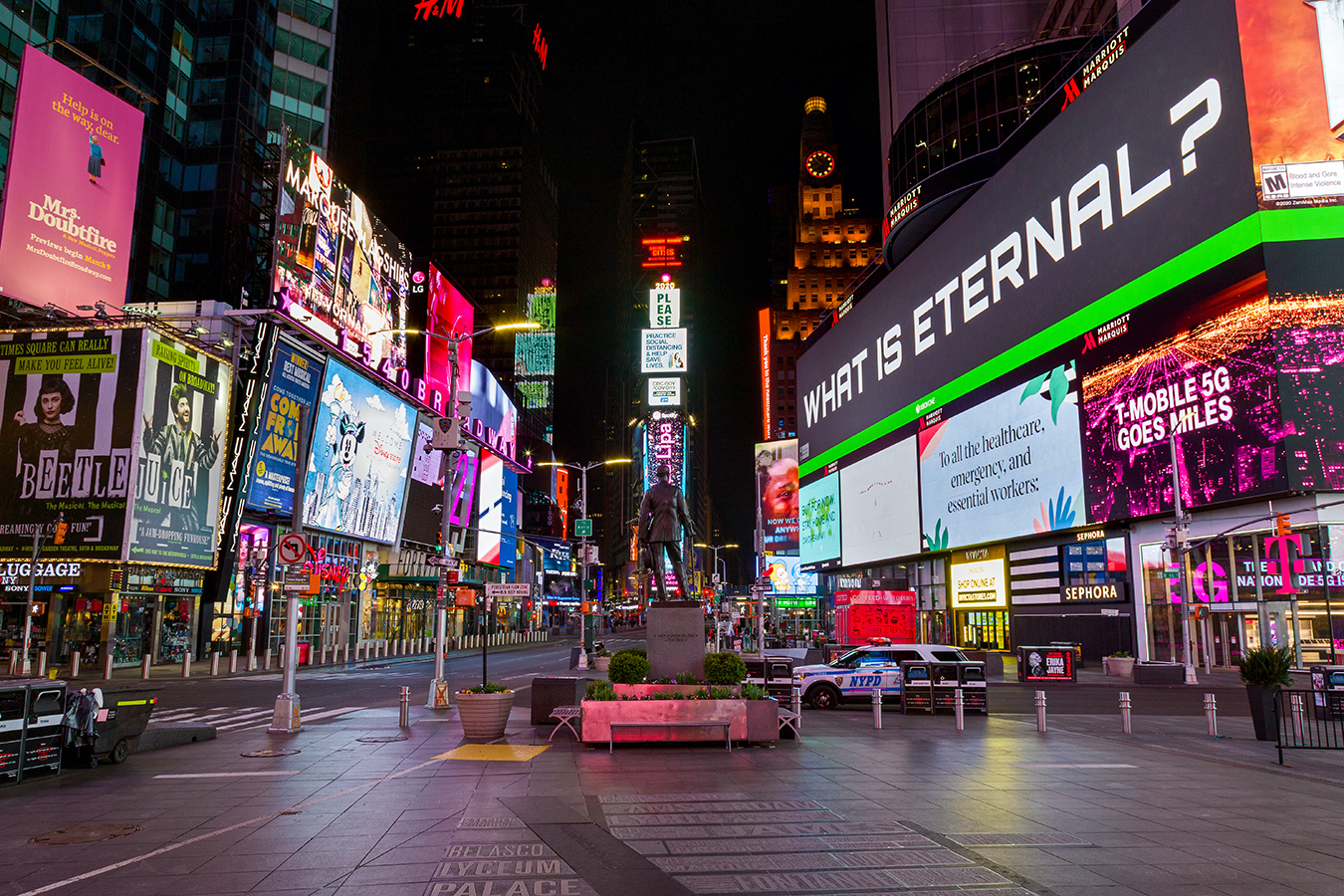 Pandemie hat gewaltige negative Folgen für den Times Square, aber birgt auch Chancen für einen Neubeginn