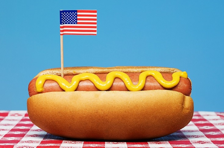 Wie ein deutscher Einwanderer 1867 in Coney Island den Hot Dog erfand und was hinter dem Namen steckt