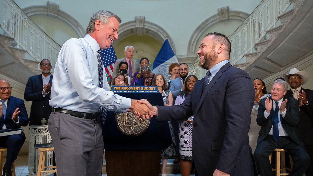 Fast 100 Mrd. USD – NY verabschiedet höchsten Stadthaushalt aller Zeiten