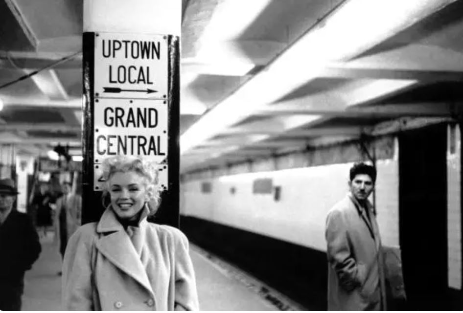 Bilder, die den Menschen hinter dem Image zeigen – Fotograf begleitet Marilyn Monroe 1955 durch New York