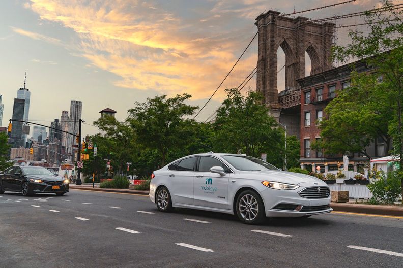 Erster genehmigter Test: Echtzeit Video zeigt selbstfahrendes Auto auf den Strassen New Yorks