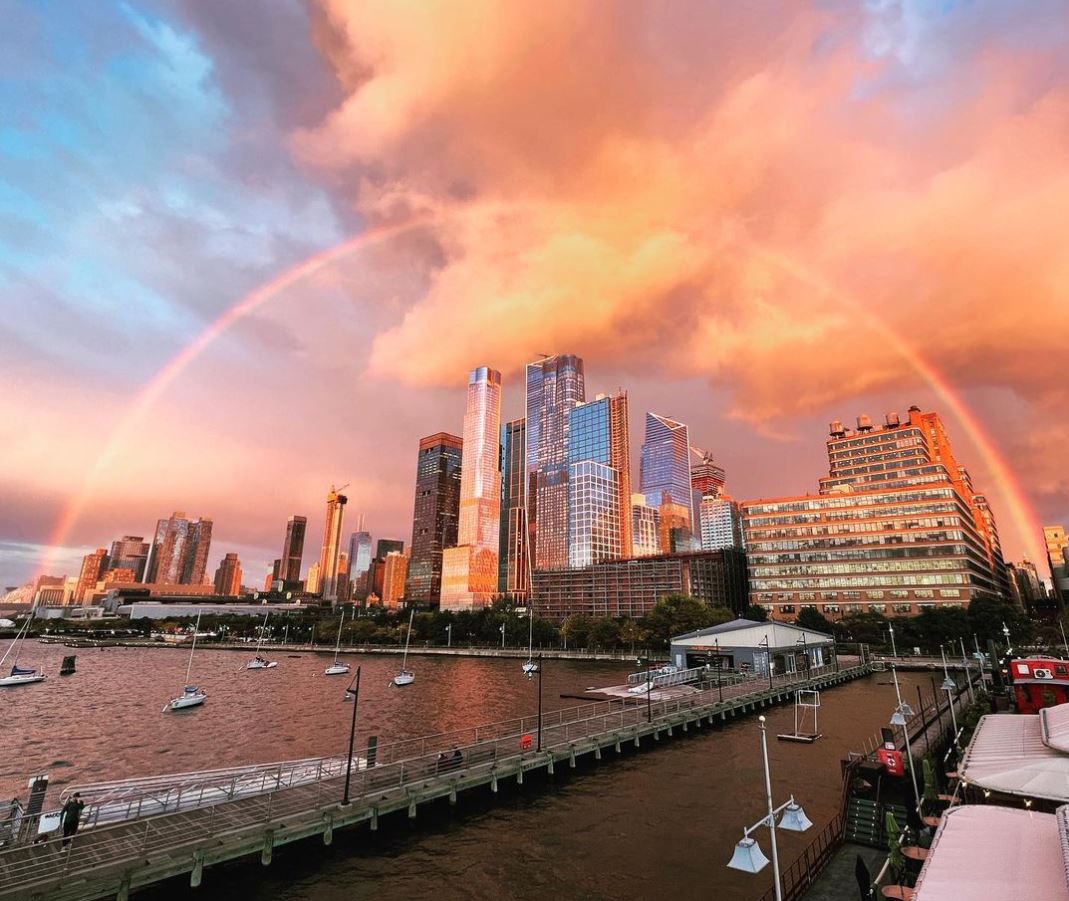 New Yorker freuen sich über atemberaubenden Regenbogen