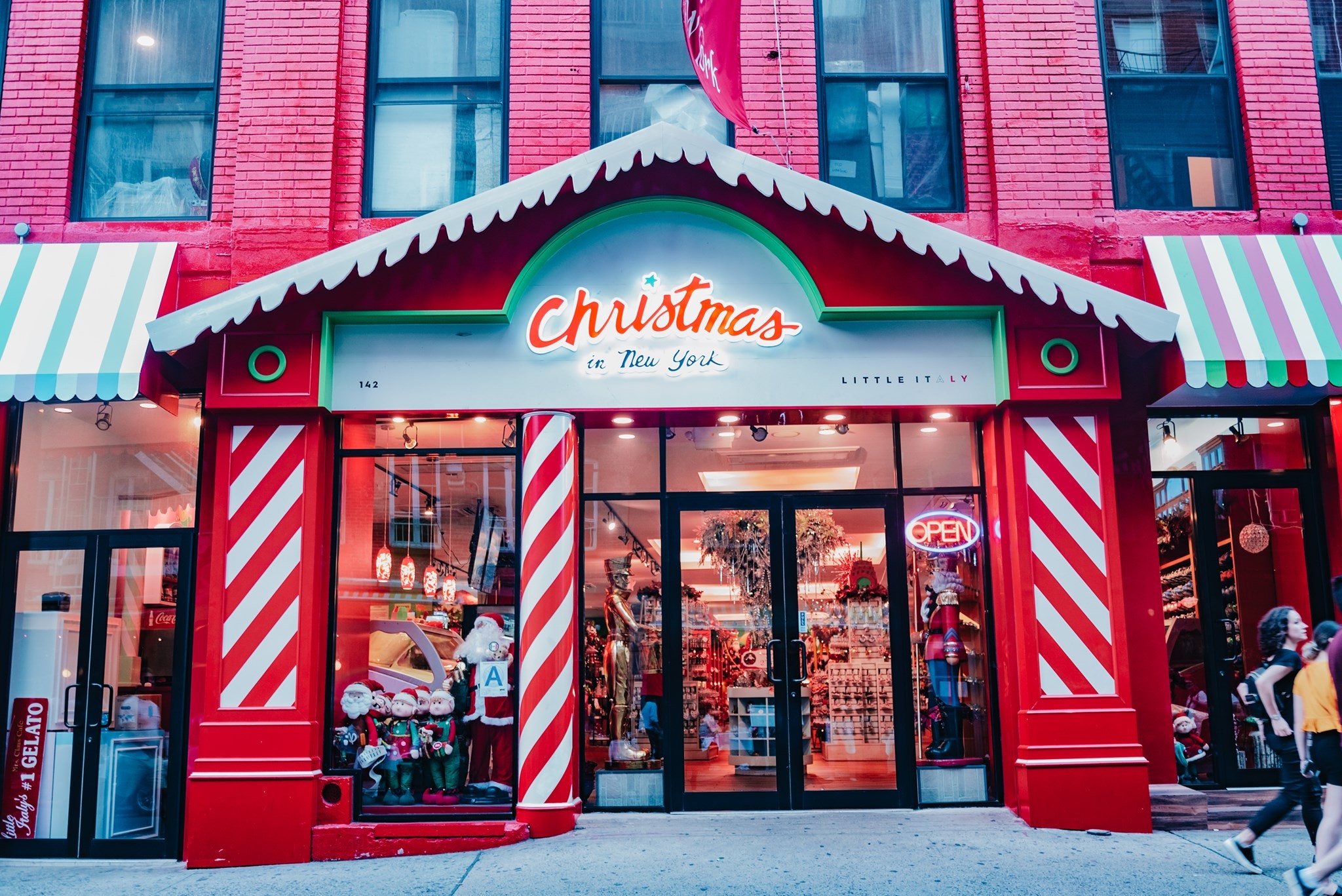 In diesem Shop auf der Mulberry Street in Little Italy ist es das ganze Jahr über Weihnachten