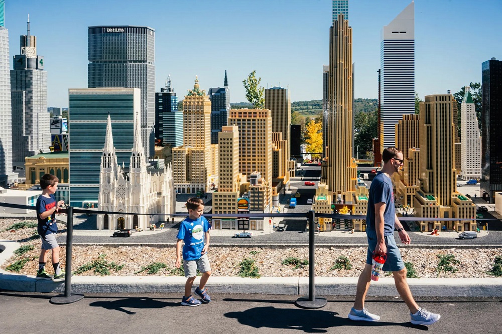 60 Hektar großer Legoland Vergnügungspark im Staat New York 100 km von Manhattan eröffnet