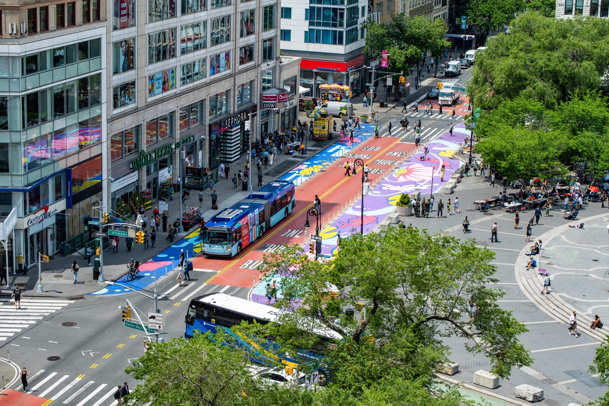 Riesiges Straßengemälde am Union Square fertiggestellt  