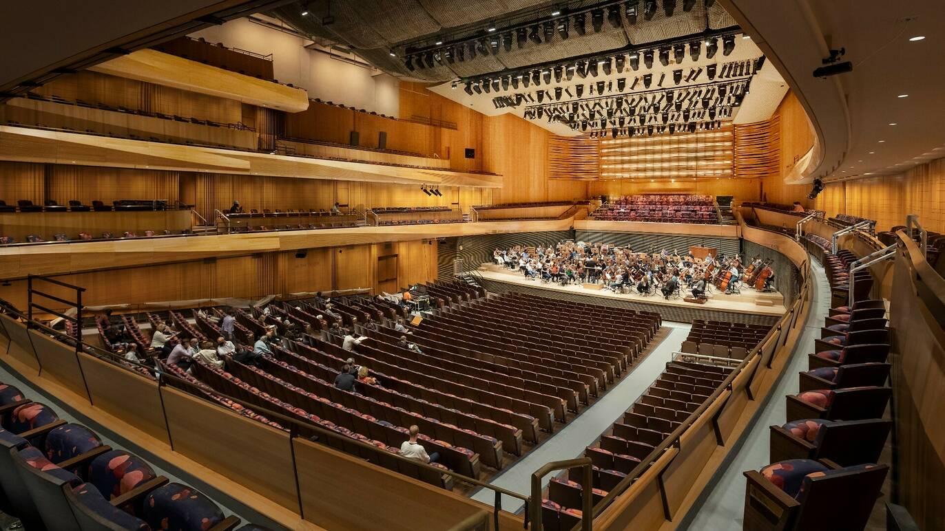 Die David Geffen Hall wurde nach 550 Mio. USD Umbau zu einem modernen & intimen Veranstaltungsort für klassische Musik