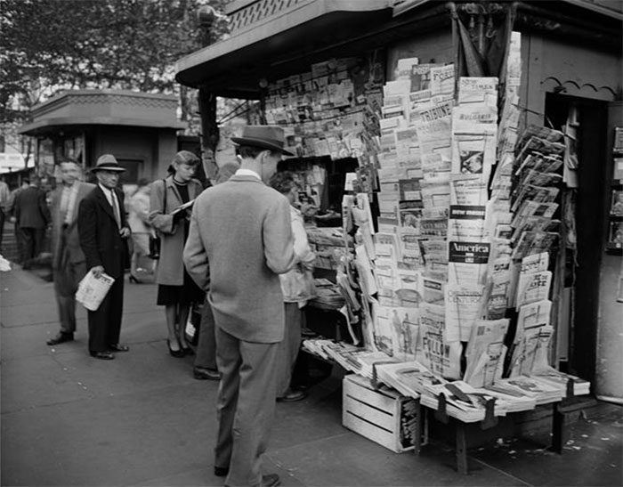 News Stands – Straßenkioske waren einmal unabdingbarer Teil des Gewebes New Yorks (13 Fotos 1935 – 1994)