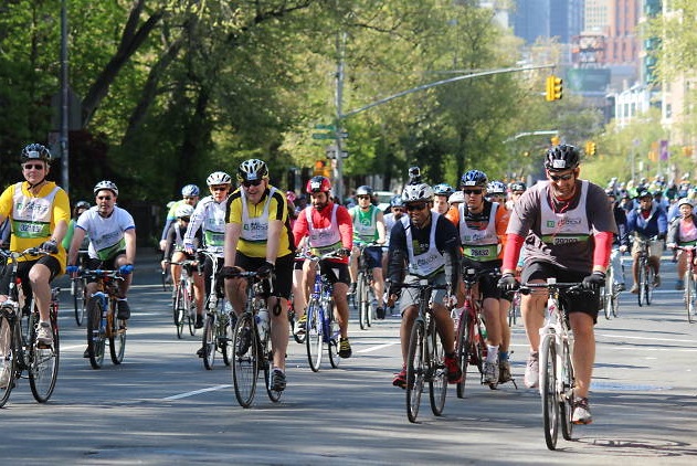 Five Boro Bike Tour fand am Sonntag bei Bombenwetter statt – 32.000 Radler auf 64 km autofreier Strecke