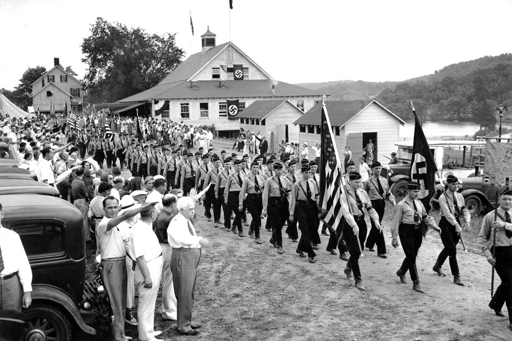 22.000 Sympathisanten im Madison Square Garden, Nazi-Sommerlager und ein ‘Führer’ aus München – das war der Amerikadeutsche Volksbund