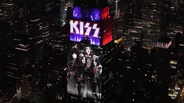 Kiss geben die letzten beiden Konzerte ihrer Karriere in ihrer Heimatstadt New York – dazu spezielle Light Show am Empire State Building – mit Video (3:01)