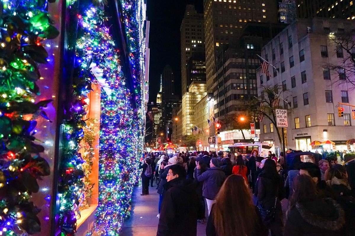 Damit Besucher die weltbekannten Weihnachtsklassiker besser genießen können –  die 5th Avenue wird an drei Sonntagen zur Fußgängerzone