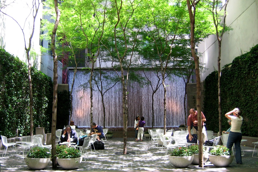 Der versteckte Minipark mit Wasserfall, mitten in Manhattan