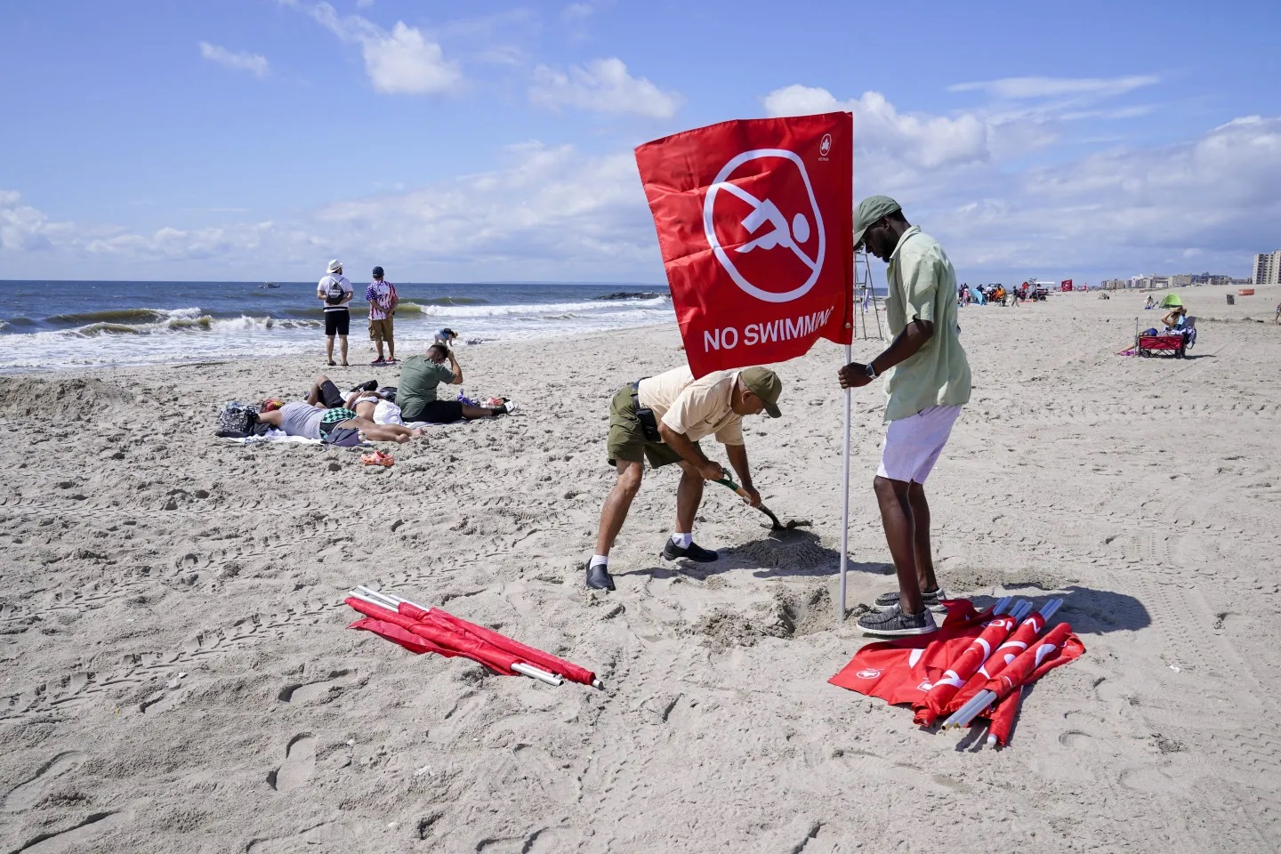 Auswirkungen von Hurrikan Ernesto: Atlantikstrände in New York vier Tage in Folge wegen Rippströmungen für Schwimmer geschlossen