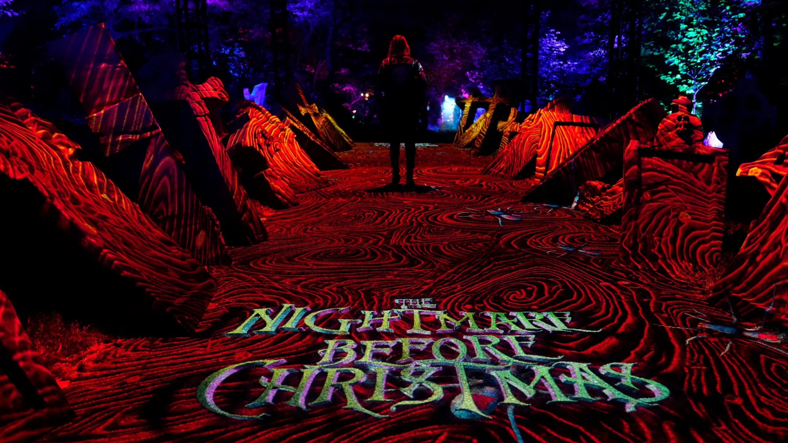 Tim Burton’s The Nightmare Before Christmas – neue, immersive Lichtinstallation im Bronx Botanical Garden zu sehen