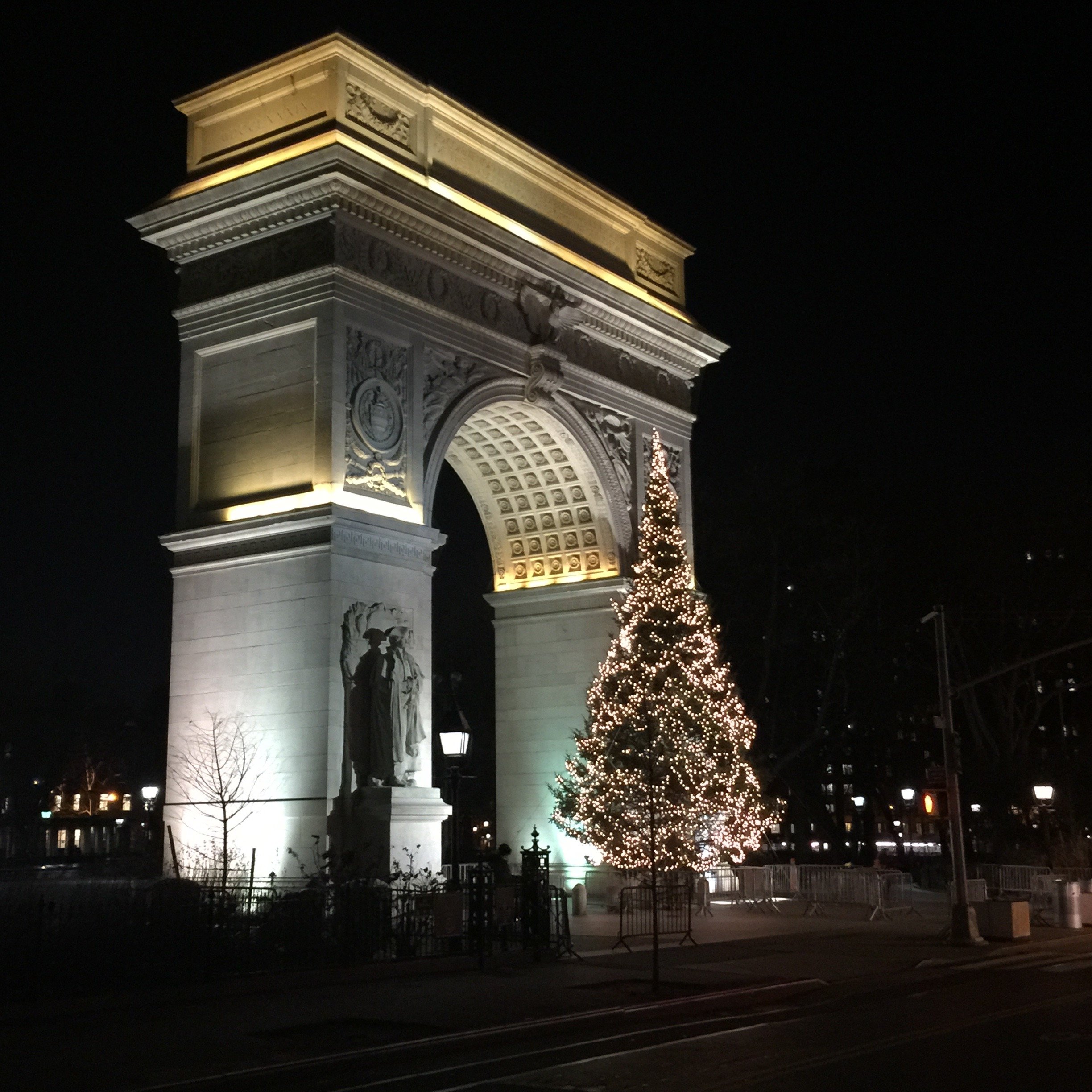 Das Rockefeller Center ist nicht die einzige Stelle mit wunderschönem Weihnachtsbaum in New York – Hier sind noch 7