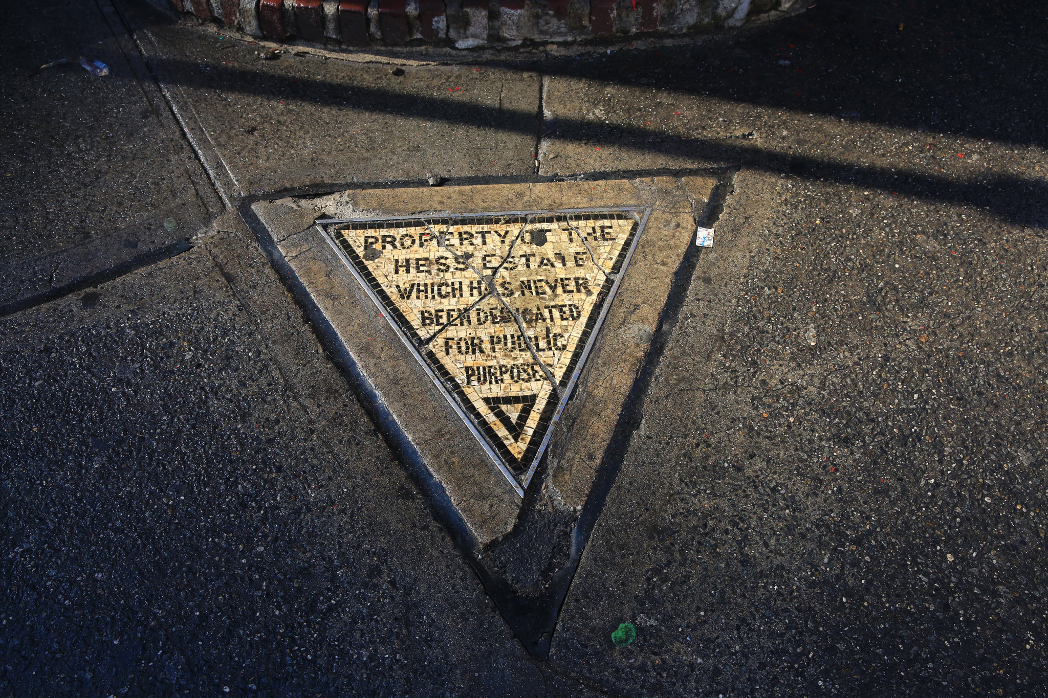 0.3m² – Die bizarre Geschichte hinter New Yorks kleinster Parzelle Land