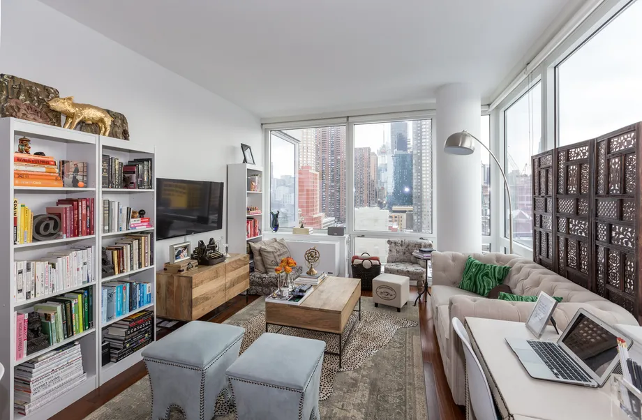 Der Wohnungsmarkt in New York kann brutal sein, aber es gibt auch Mieterschutz, Preisbremsen, Sozialwohnungen, Beihilfen, Apartmentlotterien und als mieterfreundlich geltende Gerichte